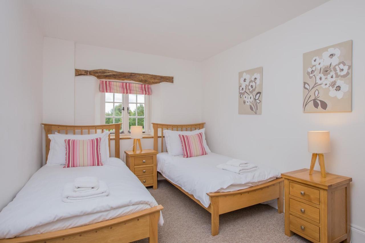 Kingston Estate Villa Staverton  Bagian luar foto